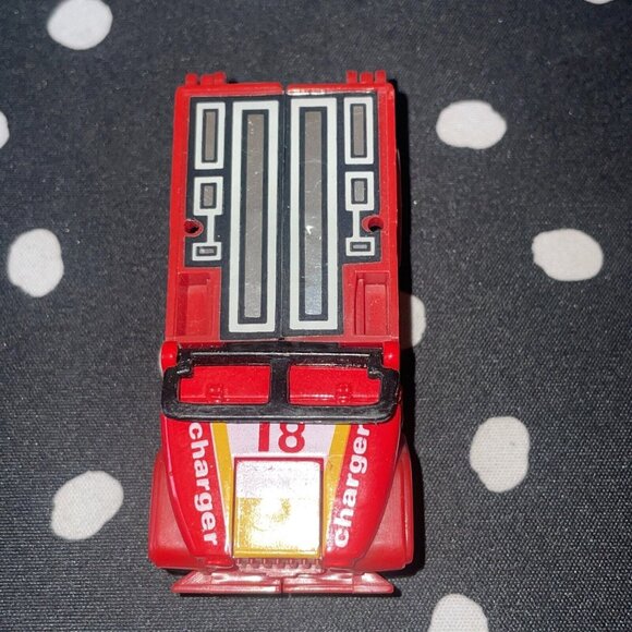 vintage MC TOY DynaBot Red Charger Pull Back N Go Transforming Robot 1985 - Picture 3 of 6